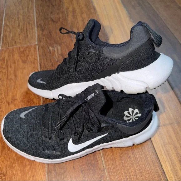 Women Nike Free Run 5.0 Next Nature Black White Athletic Sneaker sz7.5 CZ1891001 - Picture 16 of 16